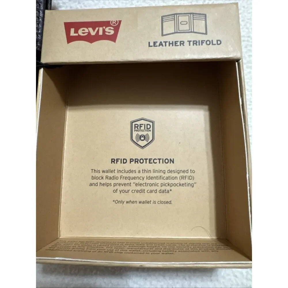 Levi's Mens Brown leather RFID Protection trifold wallet New With Tags